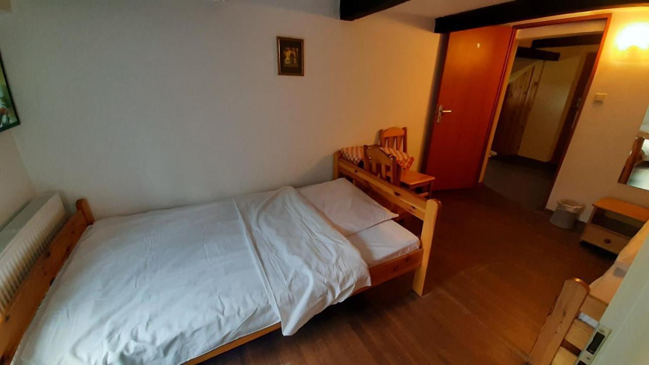 Rozana Karczma Homestay *